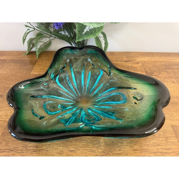 Vintage Green and Teal Art Glass Bowl – Freeform Mid-Century Design Retro Decor - Picture 6 of 8